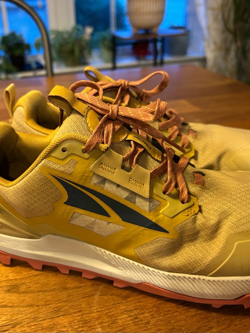 ALTRA Lone Peak 7 - M8/W9.5 Gold Trail Runner with Pink Laces & Sole - Picture 7 of 12
